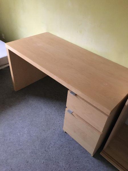 MALM biurko - 140x65cm - okleina dębowa + gratis półka Persby
