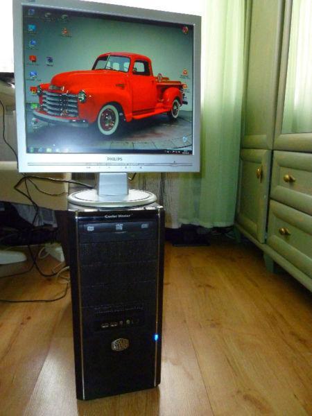 Komputer gracza CoolerMaster Phenom Black X.4-630 4x3,0Hz+Radeon HD .7670