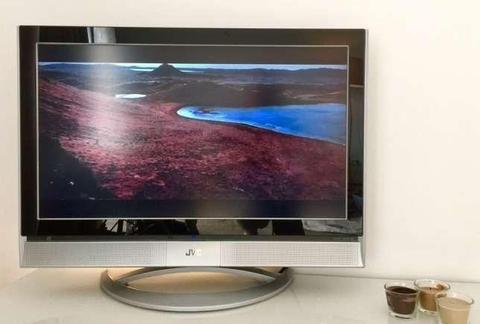 TV Lcd marki JVC 32 cale LT-32C50BU przekątna ekranu 82 cm