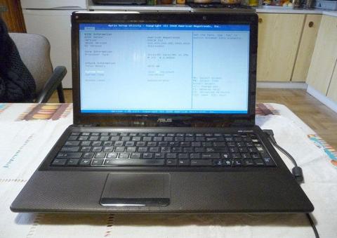 Laptop Asus i3 hdmi 15,6 cala