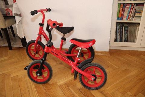 rowerek biegowy dla dziecka w kolorze czerwonym