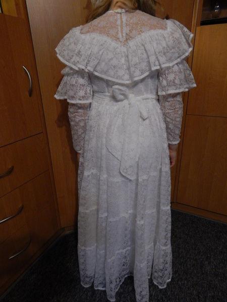 sukienka komunijna na 134-140 cm szyta na miarę, długość całej sukienki 115 cm, za 20zł