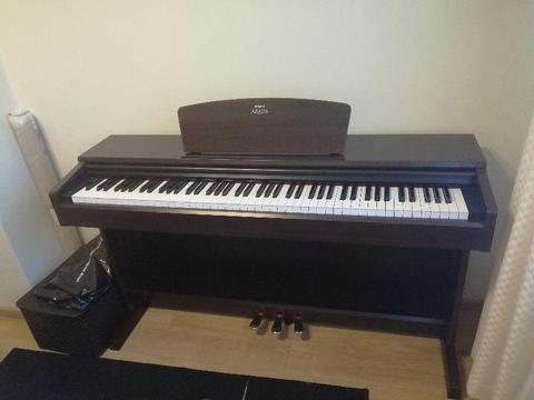 Pianino yamaha arius ydp 140