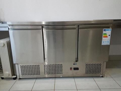 Stół chłodniczy 3-drzw. RedFox SCH-3 1365x700x850 mm