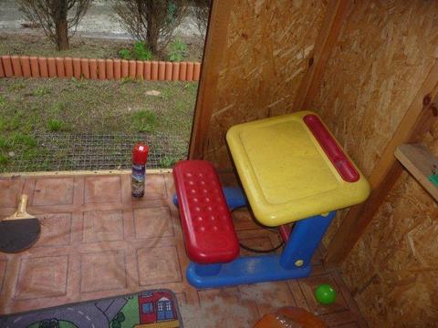 zabawka ogrodowa-stoliczek ze siedzeniem dla dziecka