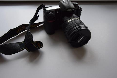 Nikon D300+Nikkor 18-200 mm f/3.5-5.6+filtr UV+torba. Przebieg 23700