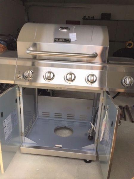 Amerykański grill gazowy NEXGRILL - idealny na garden party