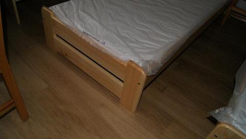 łóżka drewniane 80 200