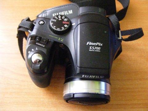 Aparat cyfrowy Fujifilm S 5700
