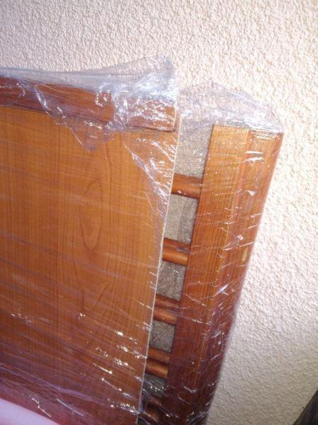 Łóżeczko dziecięce drewniane z materacem