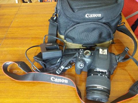 Canon EOS 1200D + obiektyw 18 - 55 mm DC III + karta 16 GB + akcesoria