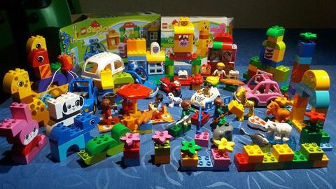 Sześć zestawów klocków LEGO DUPLO dla Twojego malca
