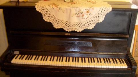 Zabytkowe pianino Breslau- cena do negocjacji