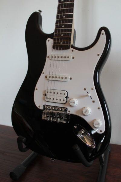 Gitara elektryczna Fender Squier Bullet HSS Stratocaster