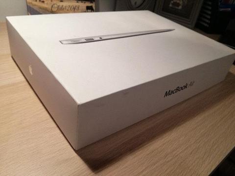 Oryginalne pudło od MacBook Air (13')