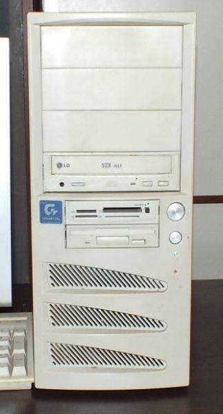 Zabytkowy komputer Pentium, wróć do dzieciństwa i czasów DOS i windows 98 ;-)