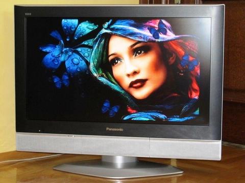 TV PANASONIC Viera LCD 32 cale DVB-T MPEG4 USB z pilotem i podstawą