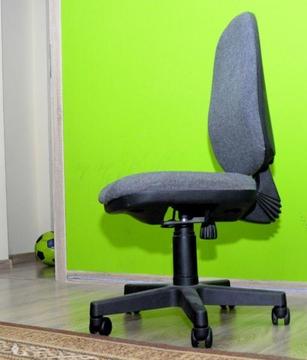 Fotel krzesło na kółkach do komputera wygoda i komfort OKAZJA