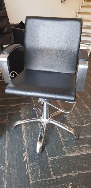 Fotel fryzjerski AYALA używane
