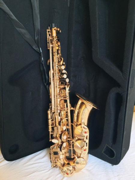 Mam Nowy saksofon Alto 