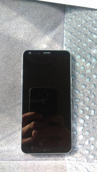 LG Q6 - nowy