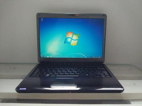 Laptop TOSHIBA 4GB RAM / 2x2.4GHZ / 320GB DYSK / KAMERA / HDMI / 100%
