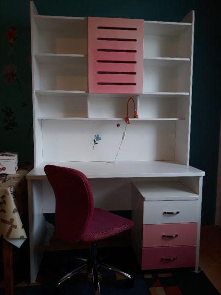 biurko dziecięce z szufladami+ dostawka
