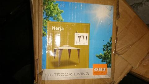 Sprzedam wiate ogrodowa z 4 ściankami bocznymi