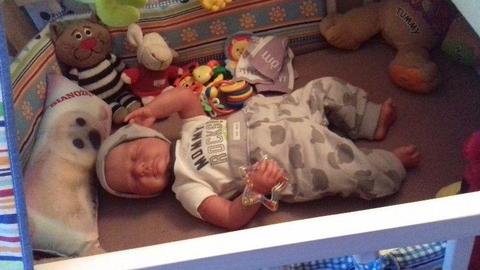 Łóżeczko dziecięce + gratis