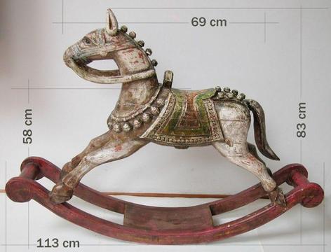 Koń na biegunach - rzeżba - zabawka, ale też przedmiot dekoracyjny