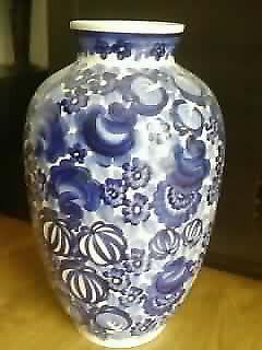 waza w kolorach biało niebieskim