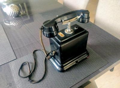 Ericsson telefon na korbe ebonit antyk vintage retro kolekcjonerski