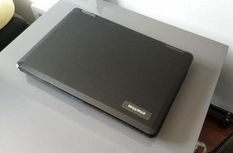 Laptop eMachnies E725