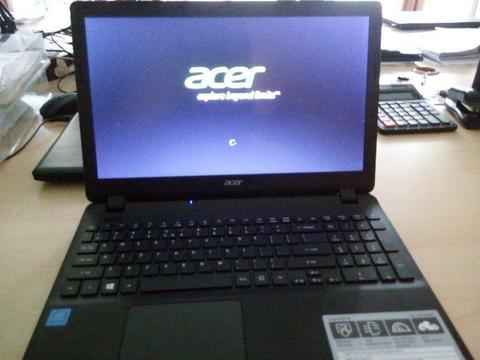 Laptop ACER Renew, intel 2,38 GHz, 4 GB Ram, 1 TB HDD