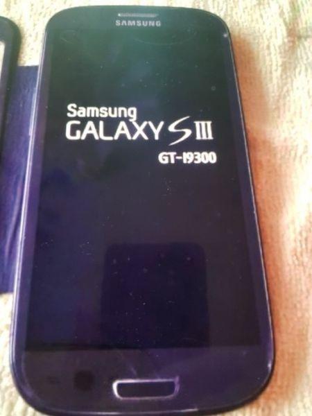 Odstąpię Samsunga GT-I9300 S3.Telefon sprawny w 100% i