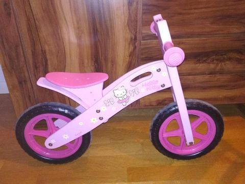 rowerek biegowy Hello Kitty - stan idealny