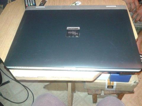 laptop fujifsu siemens Amilo pro v3505