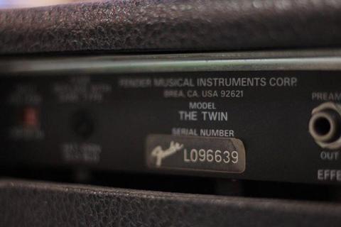 Fender Twin Reverb Red Knob