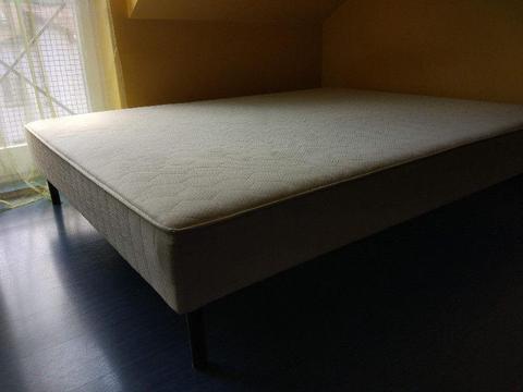 Łóżko z materacem AGATA meble - 160x200x40