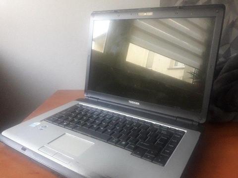Uszkodzony laptop TOSHIBA