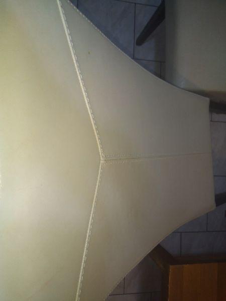 Sprzedam dwa krzesła