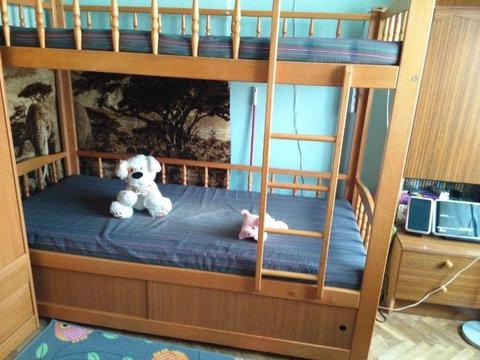 Łóżko piętrowe długość 197 cm z dużym pojemnikiem + gratis 2 materace