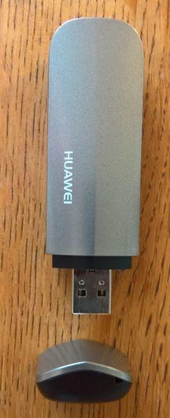Modem USB Huawei model E372u