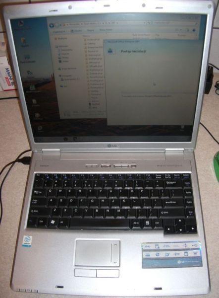 Laptop, dysk 40 GB; 15 cali; Celeron M; 2 GB, ATI Radeon 200M
