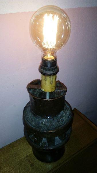 Lampa zrobiona z koła od wozu + żarówka Edisona retro vintage stylowa