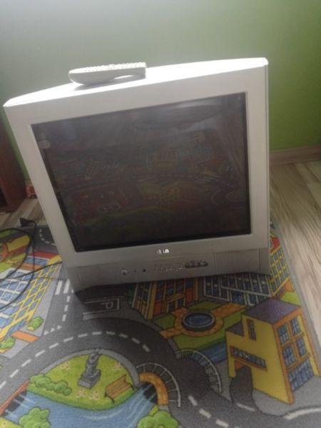 Sprzedam sprawy używany telewizor LG 21cali