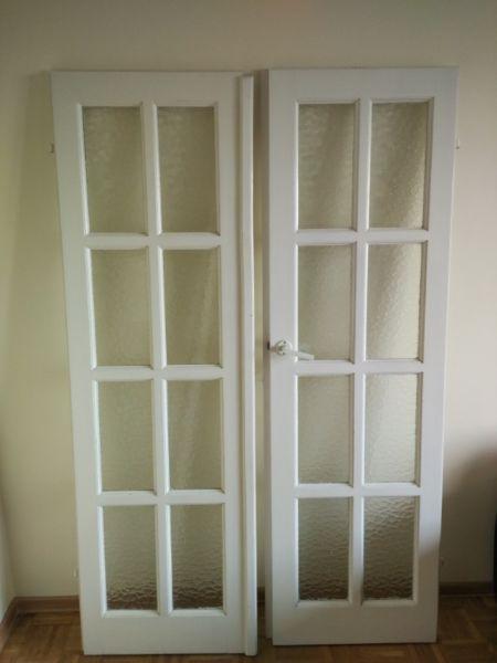 Drzwi drewniane białe przeszklone 70, 80, 120
