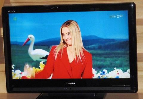 TV TOSHIBA 32 cale LCD FullHD 3xHDMI PC IN pilot podstawa w bdb stanie