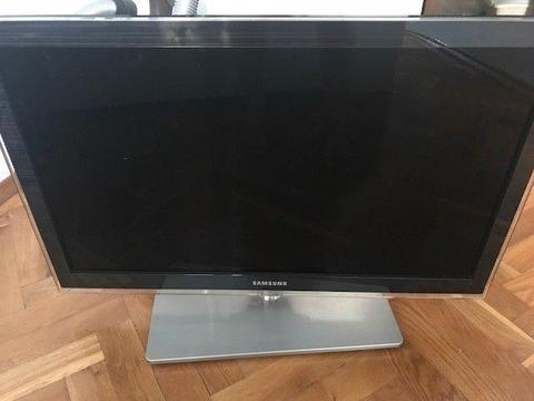 SPRZEDAM USZKODZONY TV SAMSUNG UE32C6500