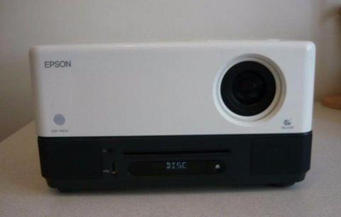 Projektor multimedialny z wbudowanym odtwarzaczem DVD i USB EPSON EMP-TWD10, tanio